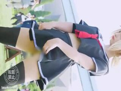 女子校生パンチラ 激カワセーラー服のレイヤーちゃんのパンツを堂々と野外録画