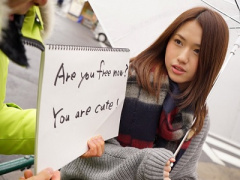 素人ナンパ企画 スレンダーで貧乳おっぱいな可愛い外国人美少女がクンニされる淫乱誘惑動画で日本にいる世界の美女人気シリーズ