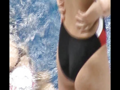 水泳競技大会で競泳水着に食い込むムチムチエロ尻を隠し撮り
