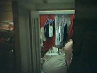 盗撮 室内の窓際に沢山洗濯物を干している黒髪の娘の私生活を盗撮 3 3