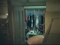 室内の窓際に沢山洗濯物を干している黒髪の娘の私生活を盗撮 1 3