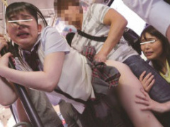 満員バス車内で女子校生をチカン! 激ピストン中出しレイプされているところを助けられない姉