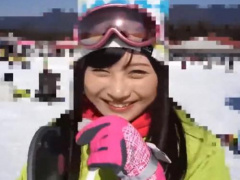 素人ナンパ 雪スキー場で出会った美少女とハメ撮り! ザーメンを顔にぶっか...