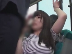 清楚系の女子大生をバス内でレイプ痴漢動画