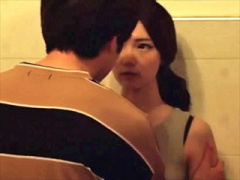 〝韓国濡れ場〟可愛い美巨乳娘をバスルームで激しく後ろからパンパン