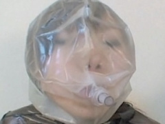 真空パックで呼吸抑制されたお姉さんどうなっちゃうのなフェチ動画