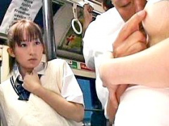 jk痴漢 隣のお姉さんが変なコトされてる! ガン見してた清純ポニテ美少女が...