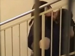 個人撮影 JK 隠し撮り ガチでヤバいやつ。デパートの非常階段でセックスする思春期少女を隠し撮りした動画が流出