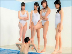 高画質 水着痴女×ハーレム キンタマ蹴ってやるよ! 巨乳だらけの水泳部でM...