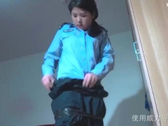 緊縛 フェチ 警察官の格好をした中国人の女性がガムテープでぐるぐる巻きにされて放置プレイでもがき苦しんじゃう!