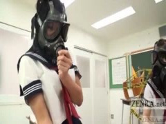 ガスマスク4人組の制服JKに強制射精させられるM男動画